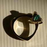 prsten - zlato, smaragd, safírky